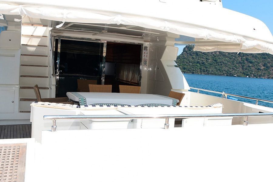 Alanya Yacht Rental 26m Ferretti 80